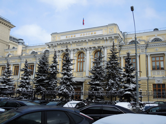 Банк России сможет определять подсанкционным банкам максимальную комиссию за валютный перевод