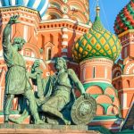 Сбои банковских сервисов в Москве усиливают внимание к доступности наличных